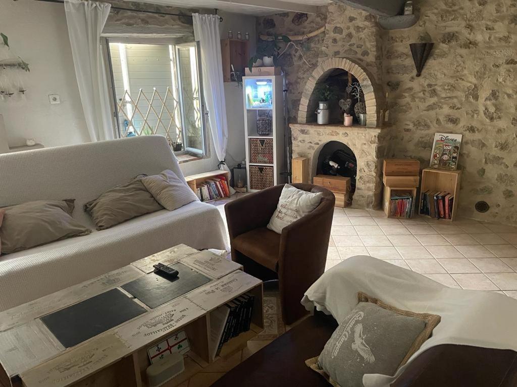 Typique Maison De Village Peille Zewnętrze zdjęcie